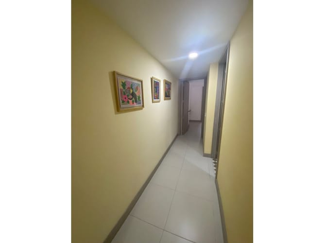 Apartamento de 2 alcobas en venta en Laureles, Medellín, 89 m² · foto 3 de 12