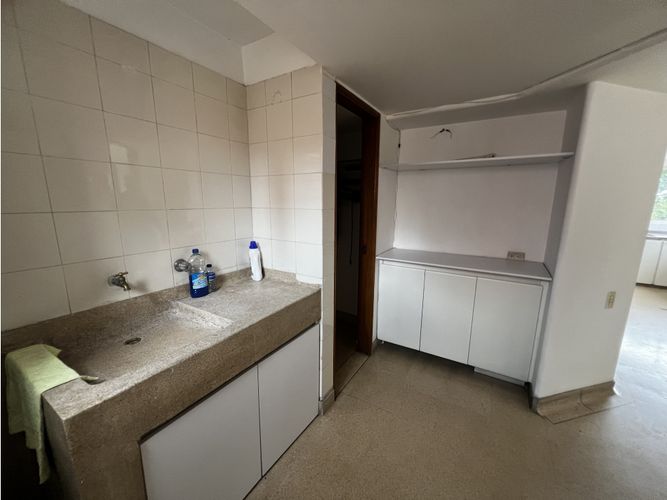 Apartamento de 4 alcobas en venta en Laureles, Medellín, 216 m² · foto 18 de 24