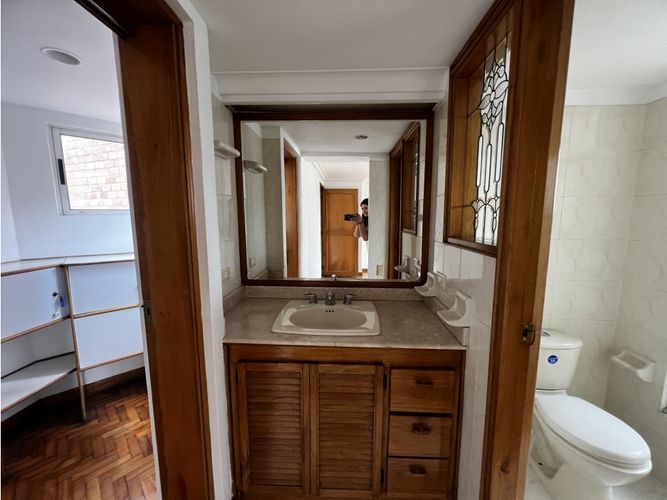 Apartamento de 4 alcobas en venta en Laureles, Medellín, 216 m² · foto 21 de 24