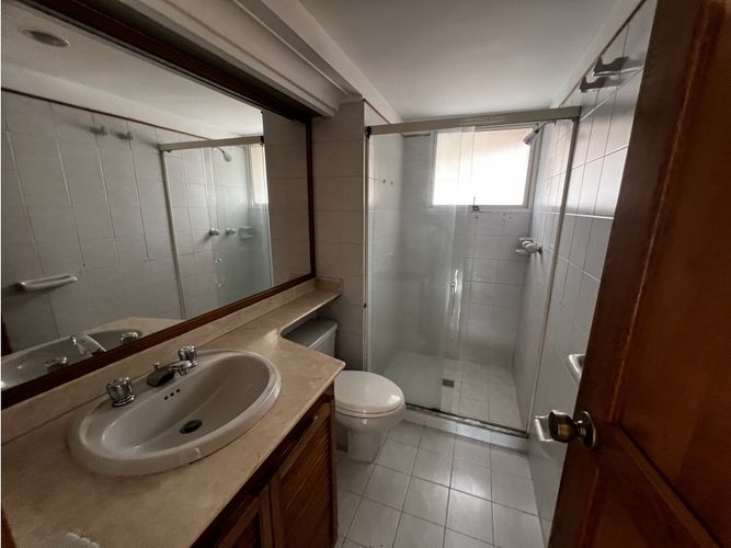 Apartamento de 4 alcobas en venta en Laureles, Medellín, 216 m² · foto 22 de 24