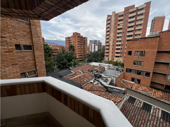 Apartamento de 4 alcobas en venta en Laureles, Medellín, 216 m² · foto 23 de 24