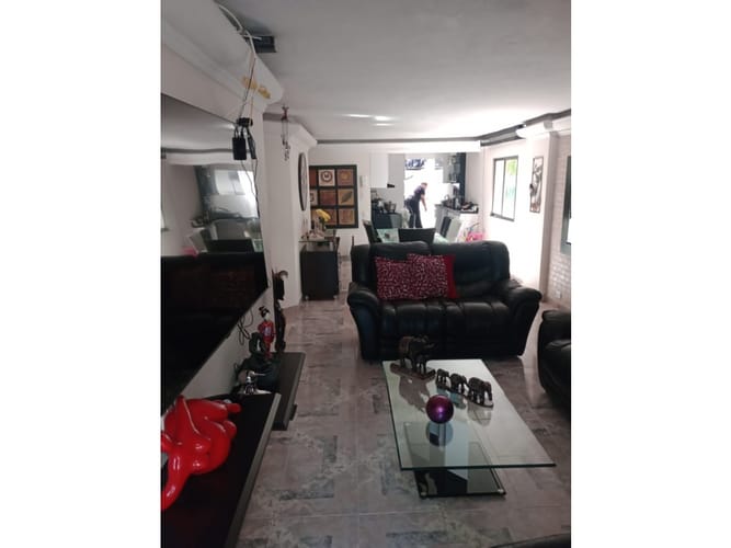 Apartamento de 3 alcobas en venta en Loma De Los Bernal, Medellín, 103 m² · foto 4 de 15