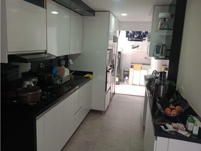 Apartamento de 3 alcobas en venta en Loma De Los Bernal, Medellín, 103 m² · foto 6 de 15