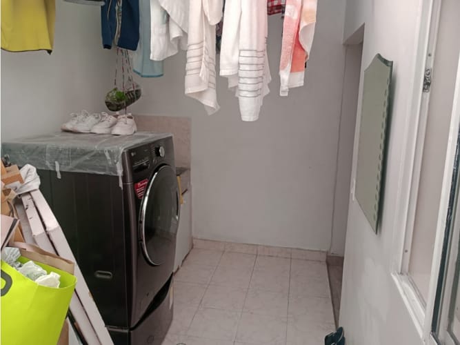 Apartamento de 3 alcobas en venta en Loma De Los Bernal, Medellín, 103 m² · foto 11 de 15