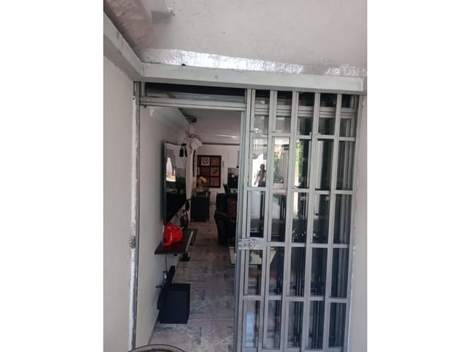 Apartamento de 3 alcobas en venta en Loma De Los Bernal, Medellín, 103 m² · foto 12 de 15