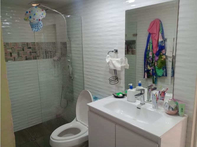Apartamento de 3 alcobas en venta en Loma De Los Bernal, Medellín, 103 m² · foto 13 de 15