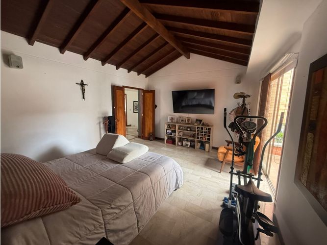 Casa de 5 alcobas en venta en San Jose, Sabaneta, 340 m² · foto 9 de 24