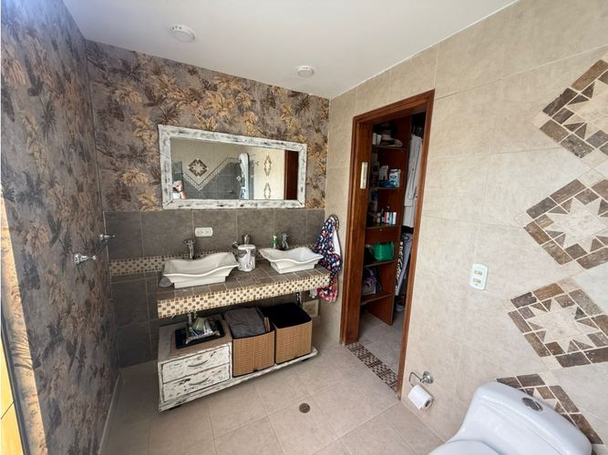 Casa de 5 alcobas en venta en San Jose, Sabaneta, 340 m² · foto 10 de 24