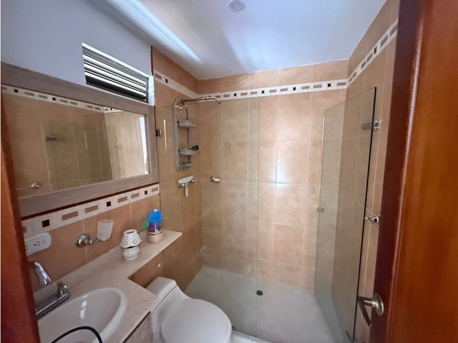 Casa de 5 alcobas en venta en San Jose, Sabaneta, 340 m² · foto 12 de 24