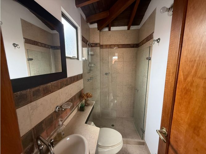 Casa de 5 alcobas en venta en San Jose, Sabaneta, 340 m² · foto 14 de 24