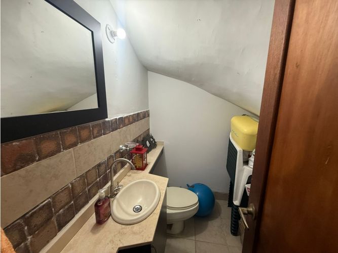 Casa de 5 alcobas en venta en San Jose, Sabaneta, 340 m² · foto 19 de 24