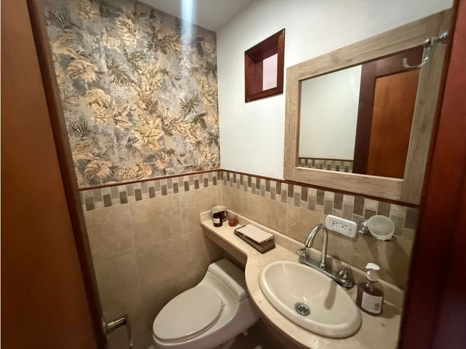 Casa de 5 alcobas en venta en San Jose, Sabaneta, 340 m² · foto 20 de 24