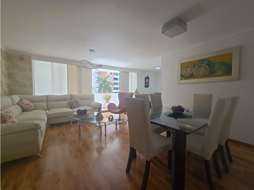 Apartamento en venta en Loma De Los Bernal, Medellín · foto 2 de 17