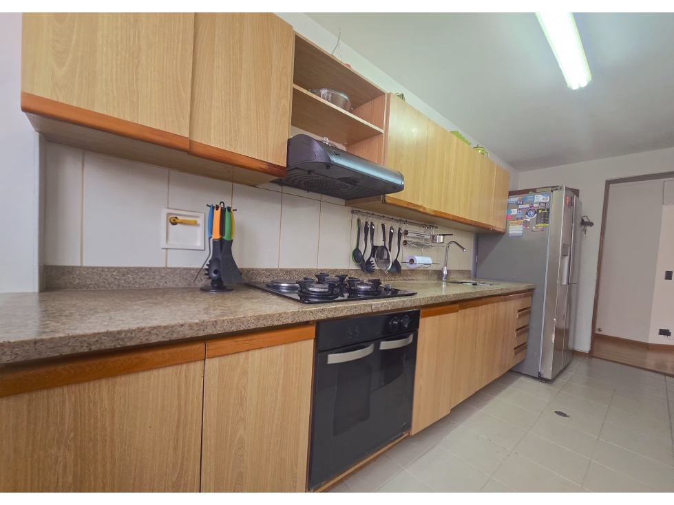 Apartamento en venta en Loma De Los Bernal, Medellín · foto 5 de 17