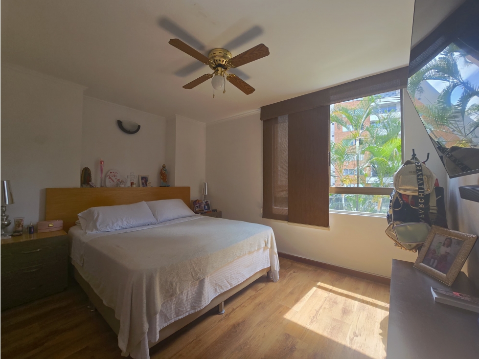 Apartamento en venta en Loma De Los Bernal, Medellín · foto 14 de 17