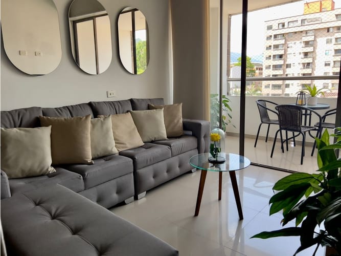 Apartamento de 4 alcobas en venta en Laureles, Medellín, 135 m² · foto 3 de 19