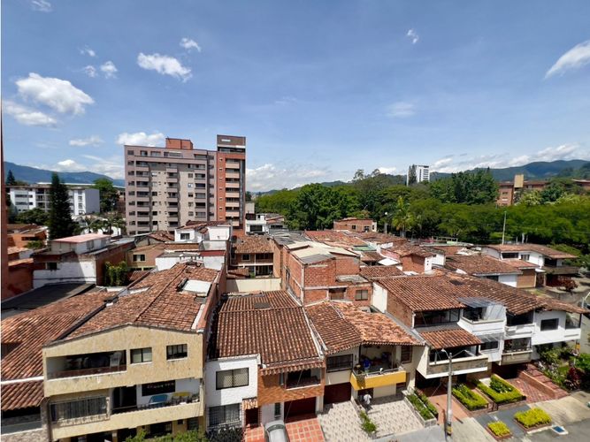 Apartamento de 4 alcobas en venta en Laureles, Medellín, 135 m² · foto 18 de 19