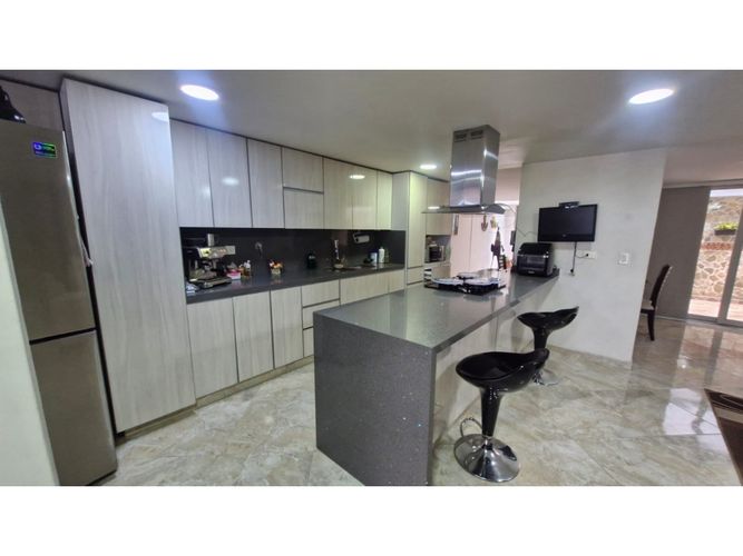 Casa de 3 alcobas en venta en Loma De Los Bernal, Medellín, 130 m² · foto 5 de 19