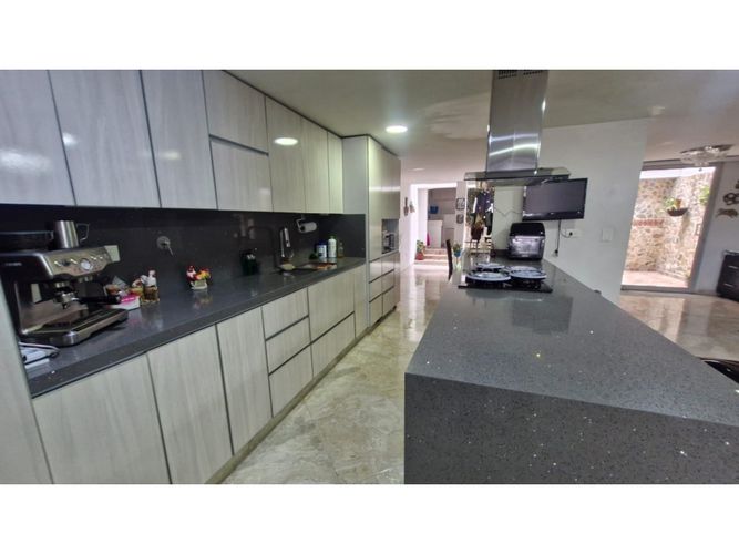Casa de 3 alcobas en venta en Loma De Los Bernal, Medellín, 130 m² · foto 6 de 19