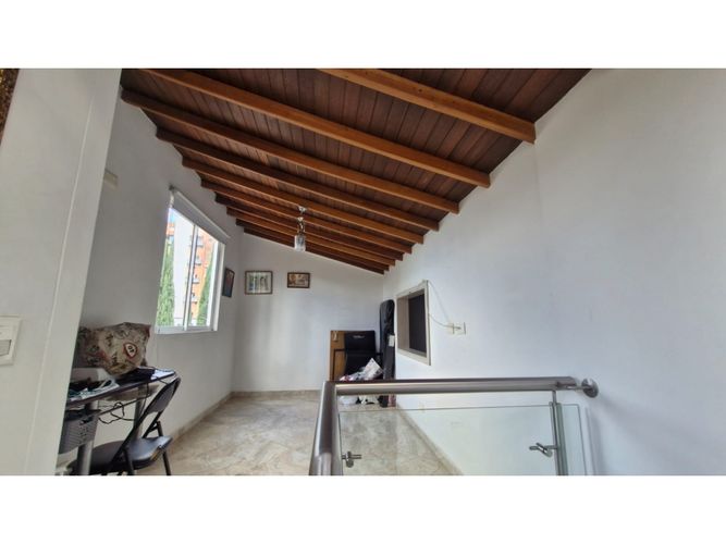 Casa de 3 alcobas en venta en Loma De Los Bernal, Medellín, 130 m² · foto 7 de 19