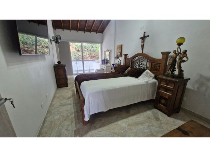 Casa de 3 alcobas en venta en Loma De Los Bernal, Medellín, 130 m² · foto 10 de 19