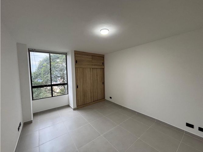Apartamento de 3 alcobas en venta en El Diamante No. 2, Medellín, 85 m² · foto 11 de 13