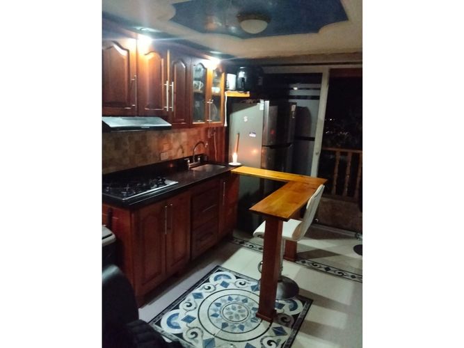 Casa de 6 alcobas en venta en Belén Aliadas, Medellín, 220 m² · foto 3 de 14