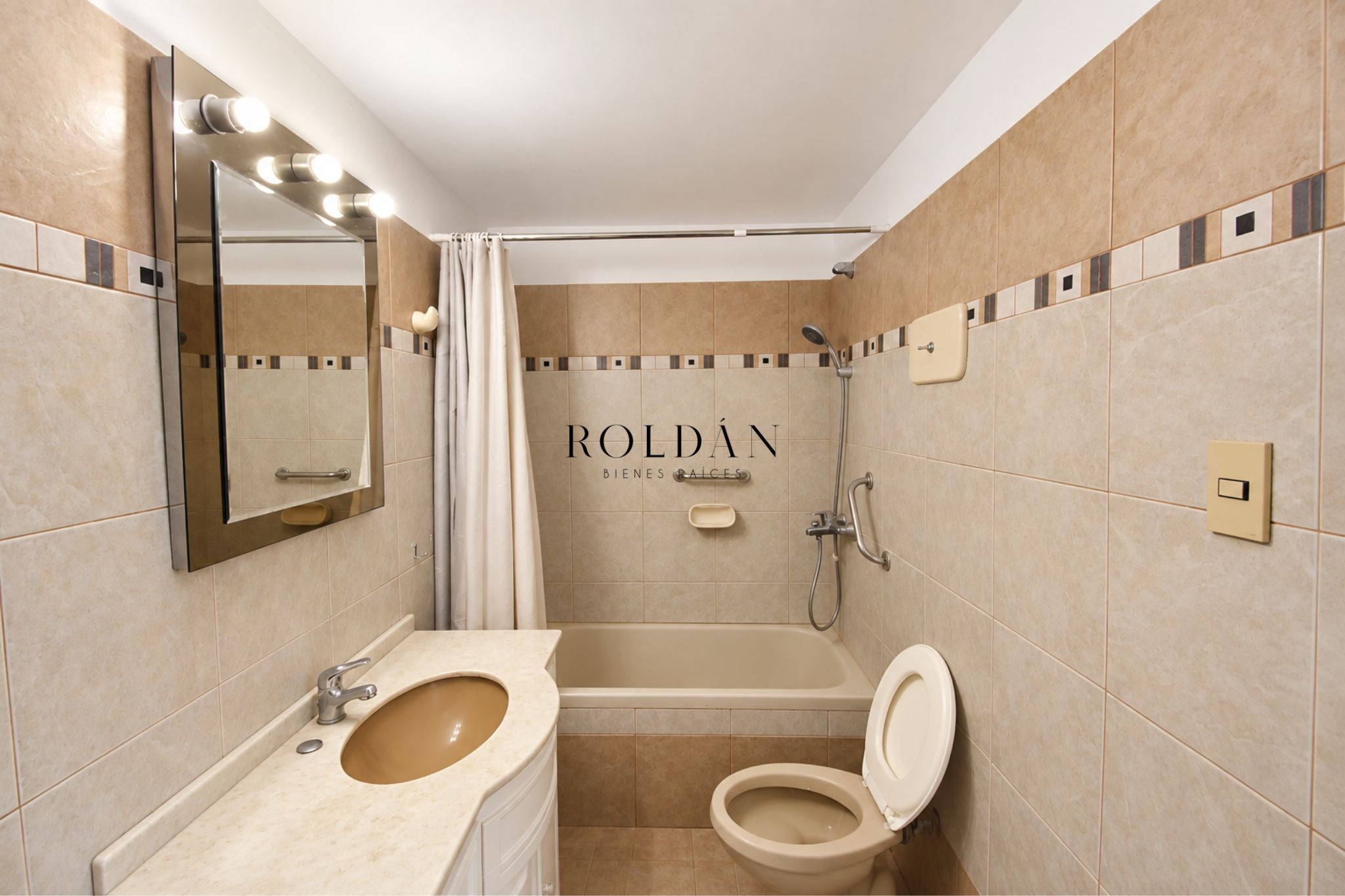 Apartamento Alquiler Punta Carretas 1 Dormitorio Sobre Bulevar España Porteria 24hs Planta Baja · Foto 12