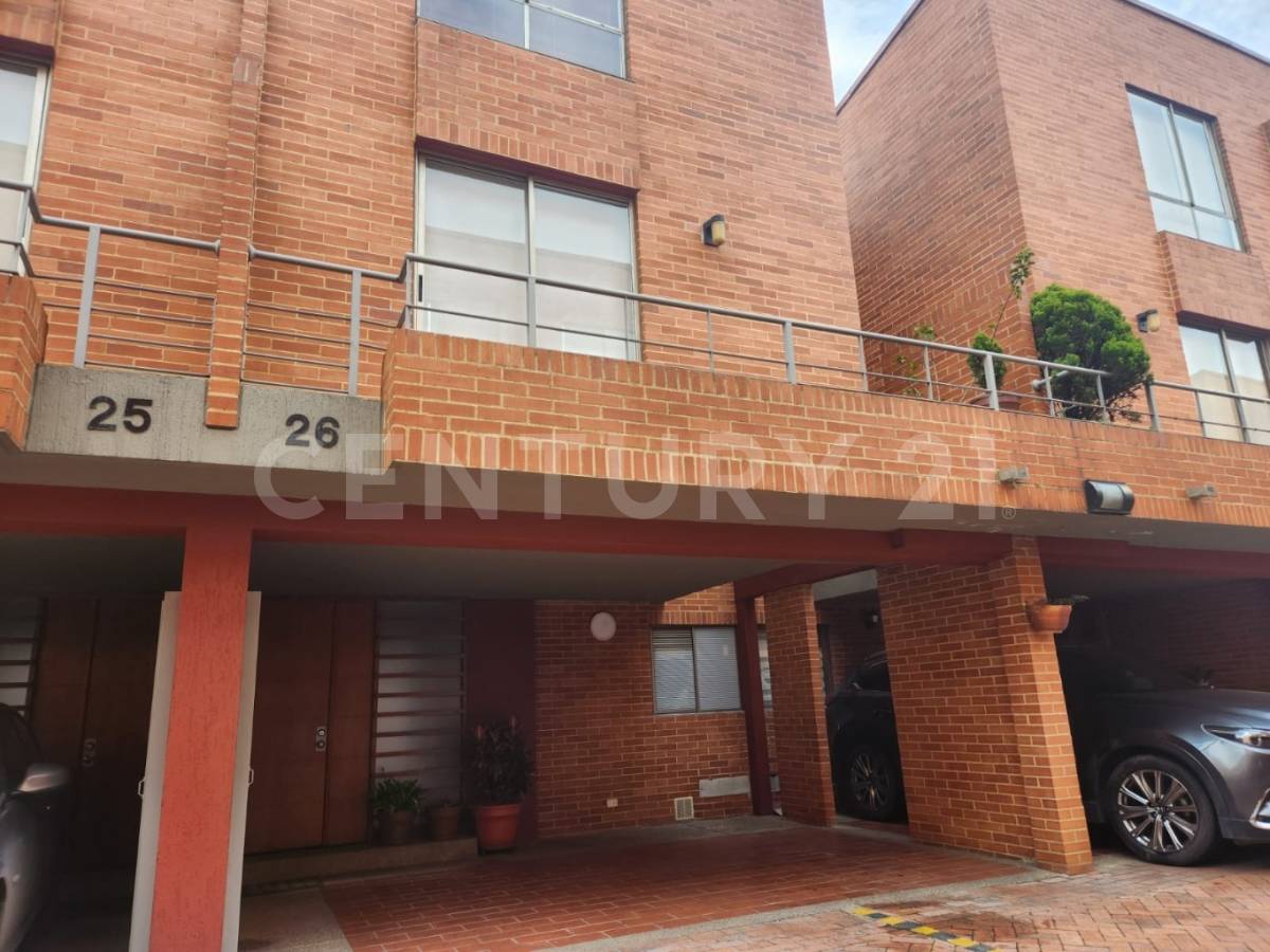 Casa en venta en Colina Campestre, Bogotá · foto 3 de 24