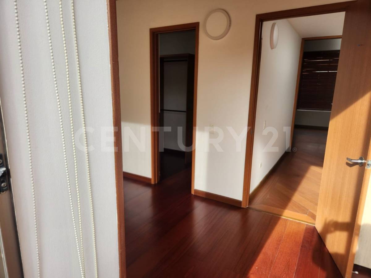 Casa en venta en Colina Campestre, Bogotá · foto 17 de 24