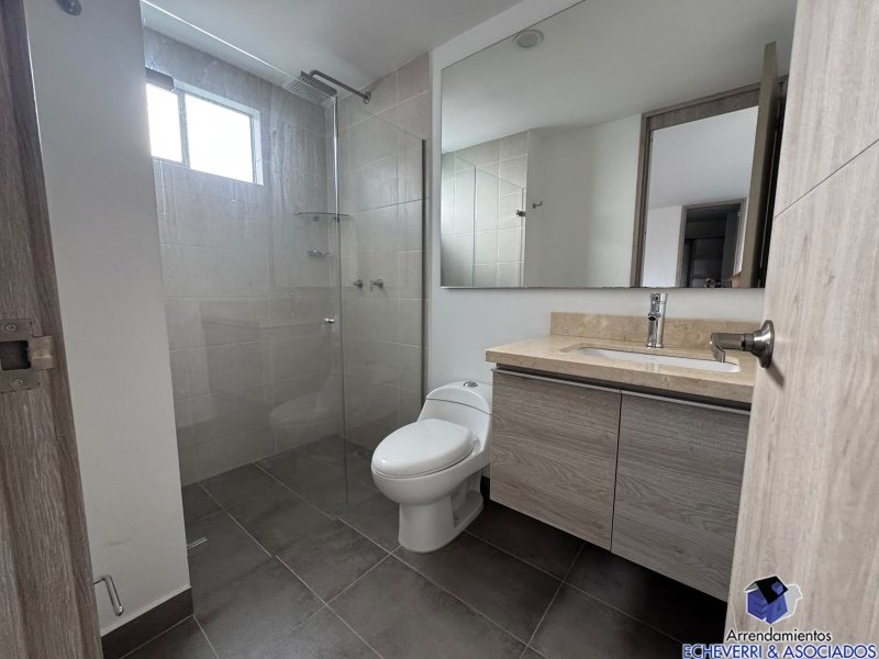 Apartamento en venta en Zona Centro, Envigado · foto 3 de 11