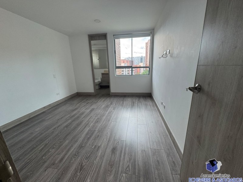 Apartamento en venta en Zona Centro, Envigado · foto 5 de 11