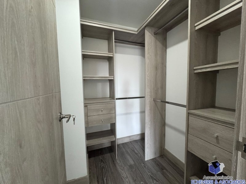 Apartamento en venta en Zona Centro, Envigado · foto 6 de 11