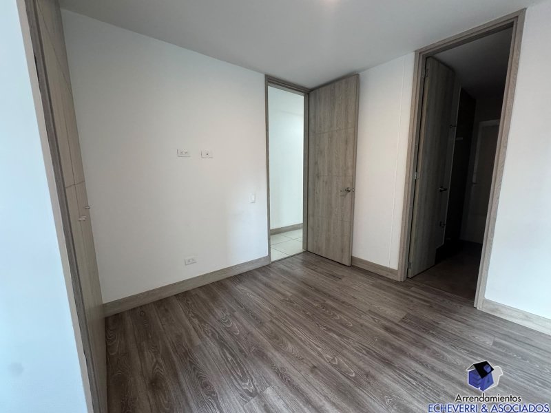 Apartamento en venta en Zona Centro, Envigado · foto 8 de 11