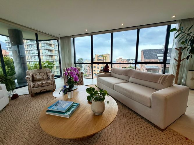 Apartamento en venta en Los Rosales, Bogotá · foto 3 de 21