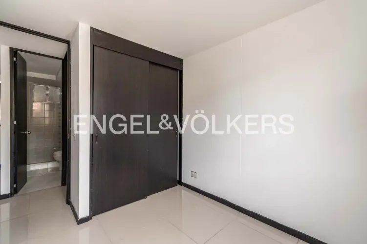 Apartamento de 3 alcobas en venta en El Poblado, Medellín, 84 m² · foto 12 de 14