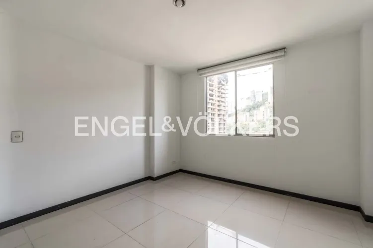 Apartamento de 3 alcobas en venta en El Poblado, Medellín, 84 m² · foto 11 de 14
