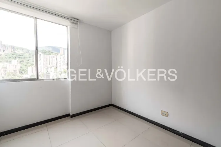 Apartamento de 3 alcobas en venta en El Poblado, Medellín, 84 m² · foto 10 de 14