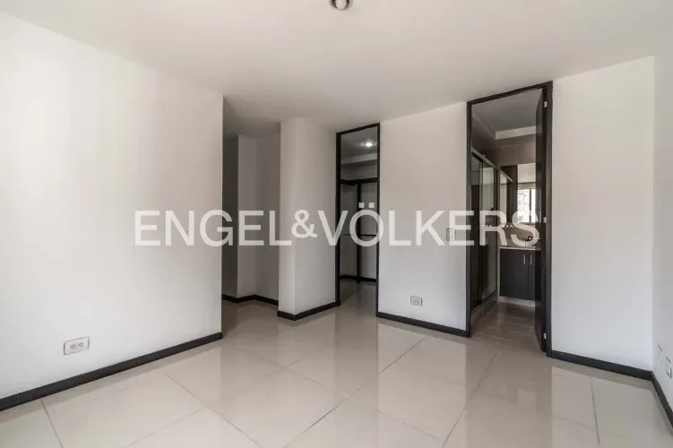 Apartamento de 3 alcobas en venta en El Poblado, Medellín, 84 m² · foto 7 de 14