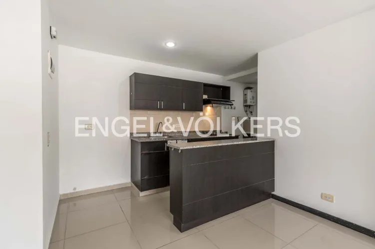 Apartamento de 3 alcobas en venta en El Poblado, Medellín, 84 m² · foto 4 de 14