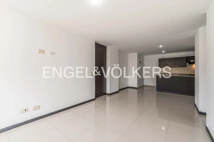 Apartamento de 3 alcobas en venta en El Poblado, Medellín, 84 m² · foto 2 de 14