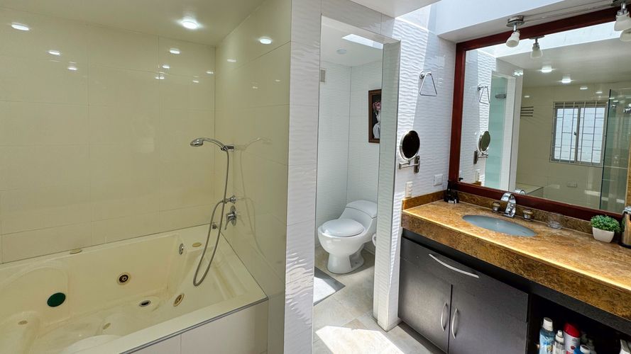 Casa de 3 alcobas en venta en Niza Sur, Bogotá, 380 m² · foto 13 de 20