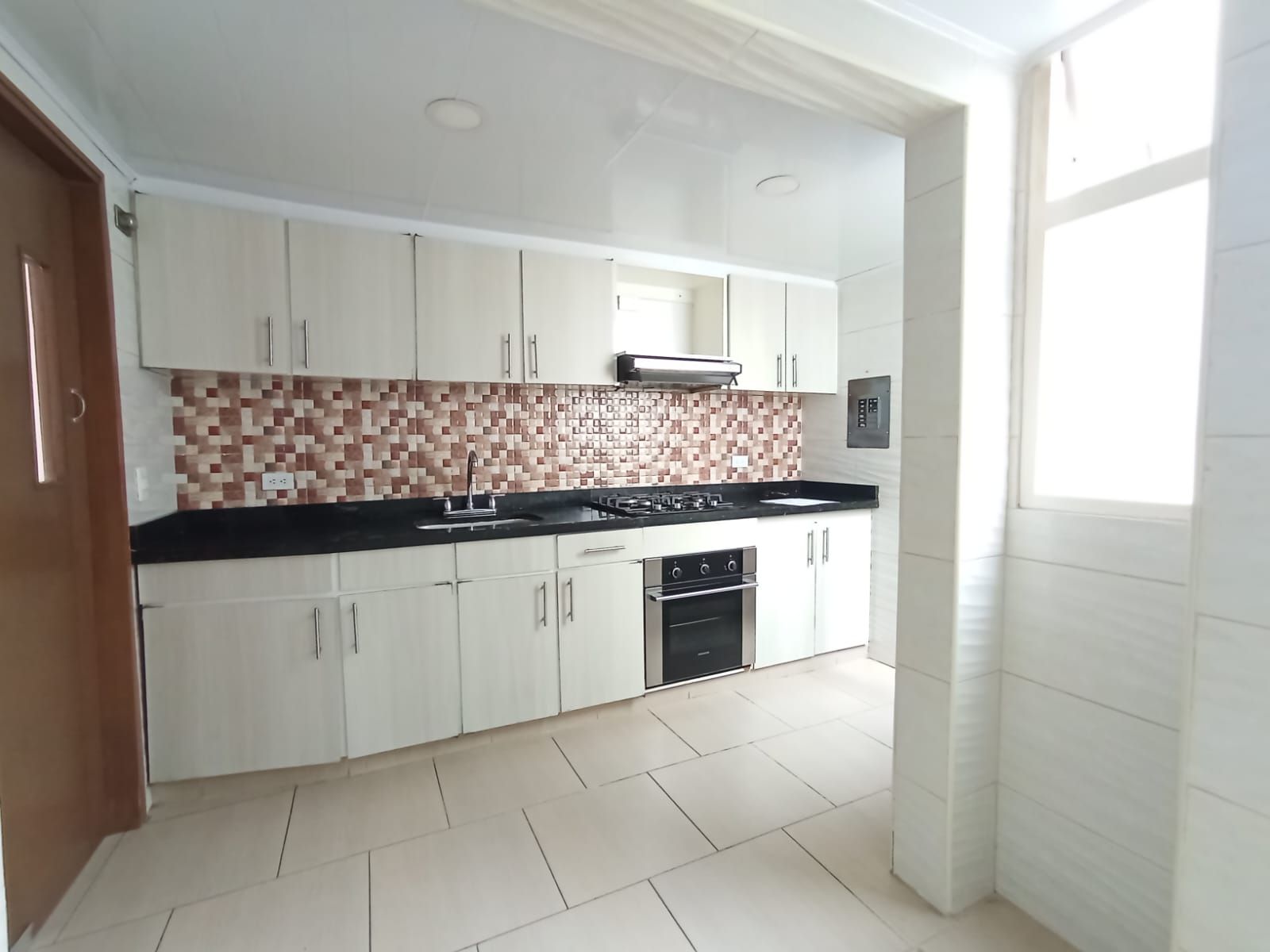 Apartamento en venta en Santa Barbara Central, Bogotá · foto 6 de 14