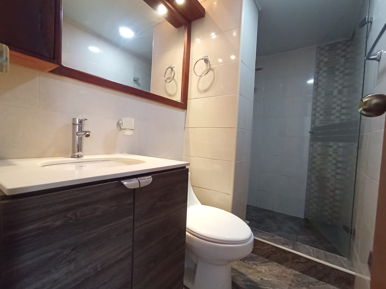 Apartamento en venta en Santa Barbara Central, Bogotá · foto 11 de 14