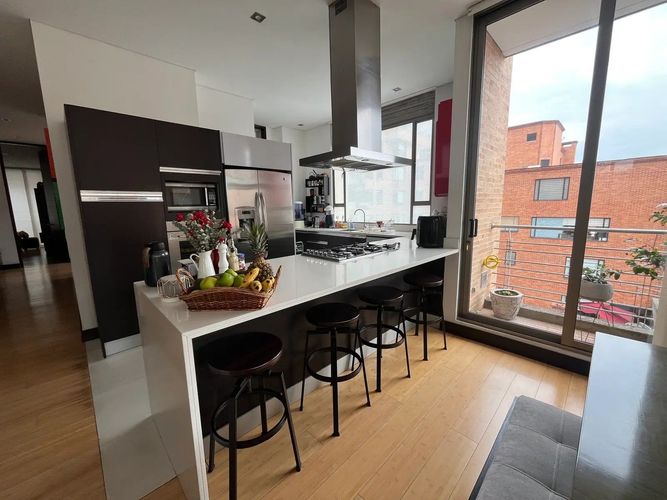 Apartamento en venta en Los Rosales, Bogotá · foto 6 de 19
