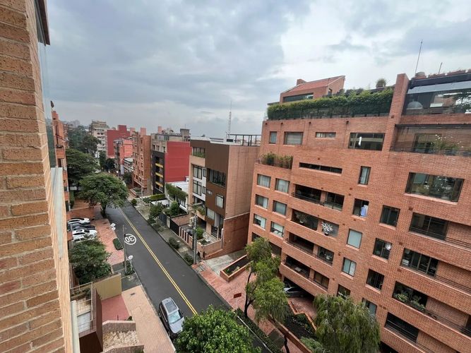 Apartamento en venta en Los Rosales, Bogotá · foto 17 de 19