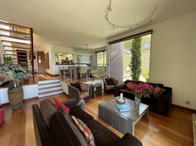 Casa de 3 alcobas en venta en Camino Al Meta, Bogotá, 256 m² · foto 2 de 13
