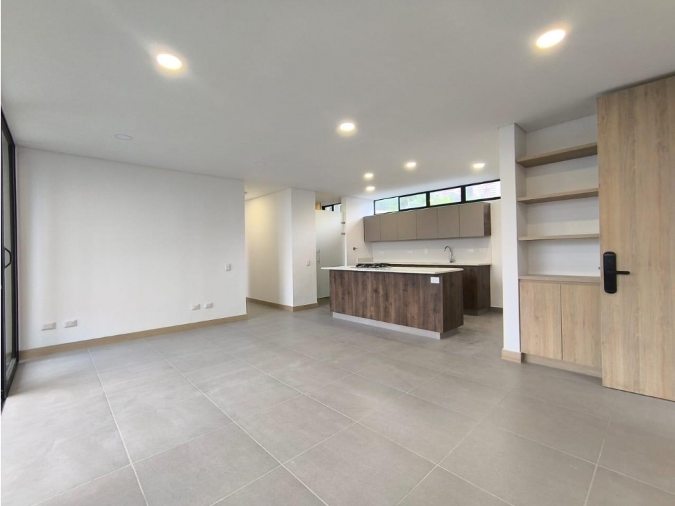 Apartamento en arriendo en El Tesoro, Medellín · foto 2 de 19