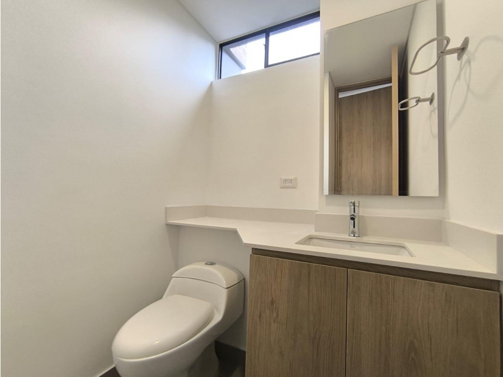 Apartamento en arriendo en El Tesoro, Medellín · foto 4 de 19