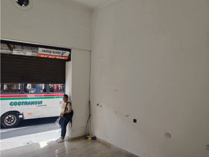 Local en arriendo en La Candelaria, Medellín, 300 m² · foto 3 de 10